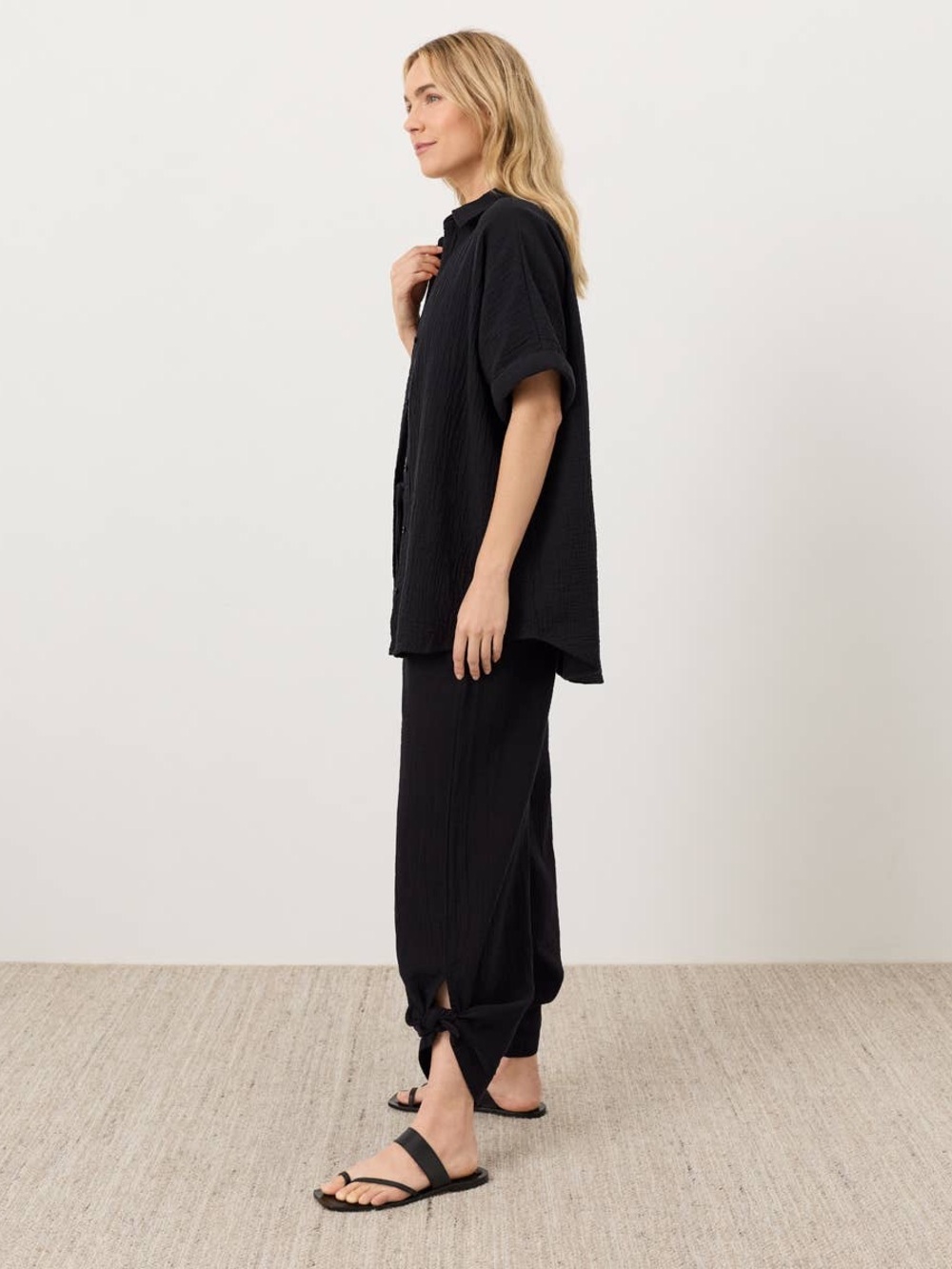 Pact Coastal Double Gauze Split Hem Pants Black NWT - Picture 3 of 4